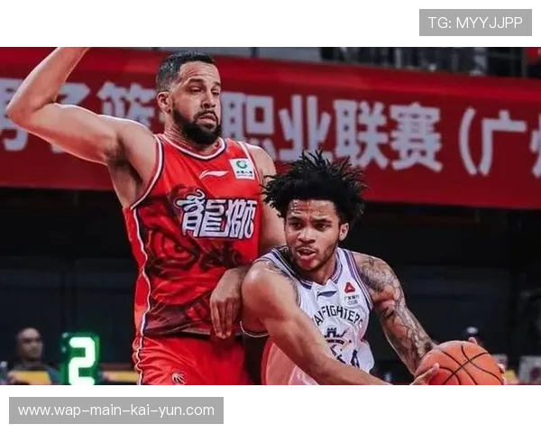 广厦队半程稳居榜首 十八胜三负展现卫冕冠军统治力 广厦队半程稳居榜首 十八胜三负展现卫冕冠军统治力